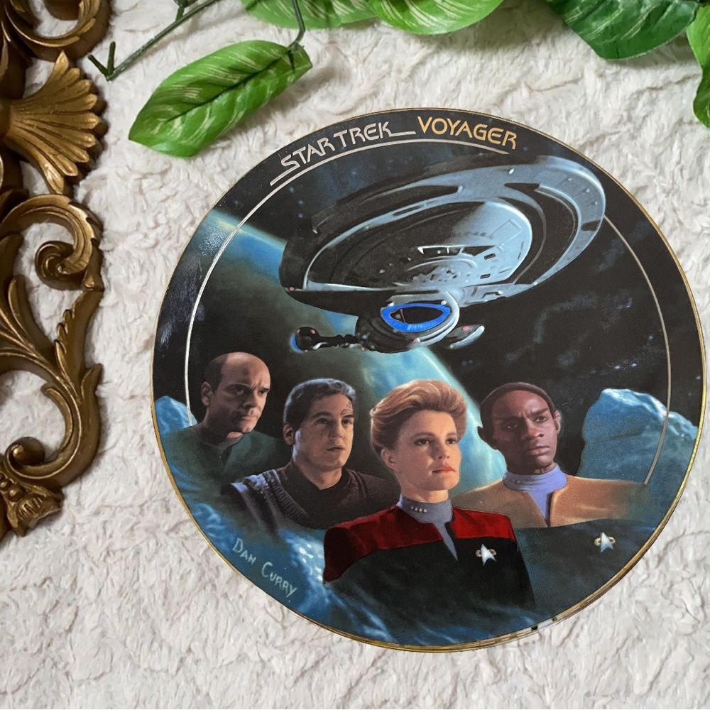 Star Trek The Voyage Begins Collectors Plate